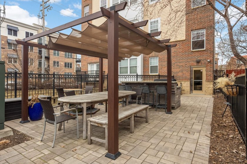 Spectacular 2-story condo offering style, comfort and space! - photo 35