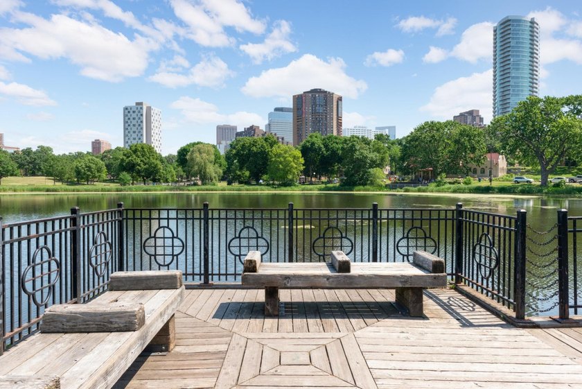 Spectacular 2-story condo offering style, comfort and space! - photo 42