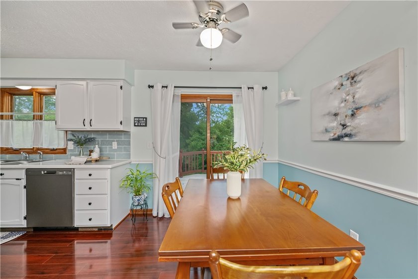 Meticulously maintained and move-in ready, this stunning - photo 14