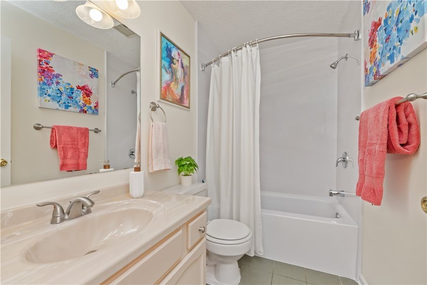 Meticulously maintained and move-in ready, this stunning - photo 21
