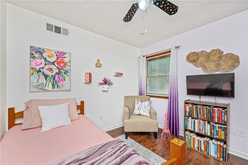 Meticulously maintained and move-in ready, this stunning - photo 29