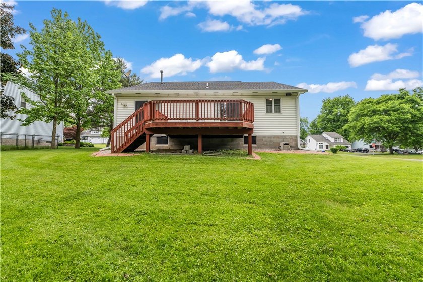 Meticulously maintained and move-in ready, this stunning - photo 37