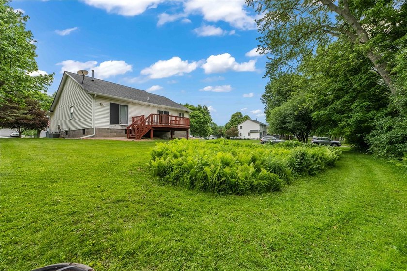Meticulously maintained and move-in ready, this stunning - photo 38