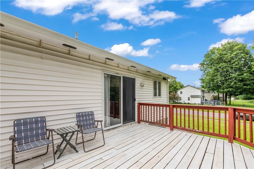 Meticulously maintained and move-in ready, this stunning - photo 39