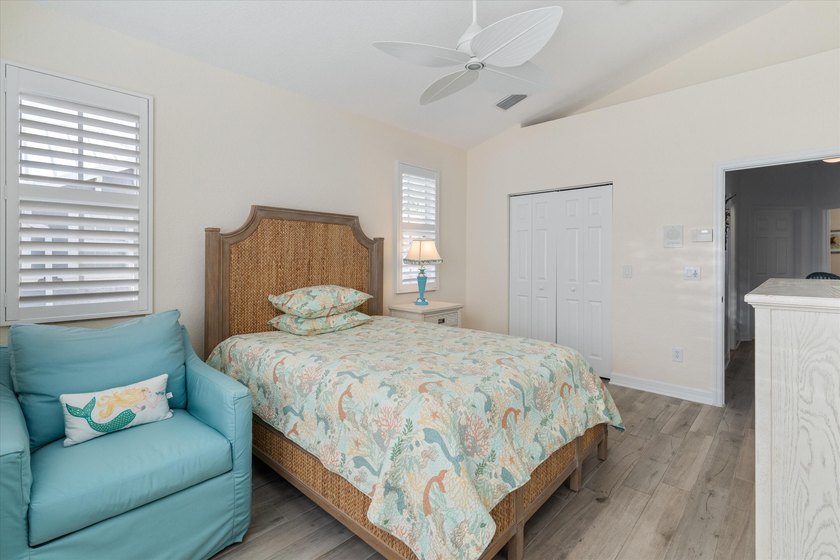 Desirable DOWNTOWN location, 2 blocks from Pineapple Grove &amp; 3 - photo 14