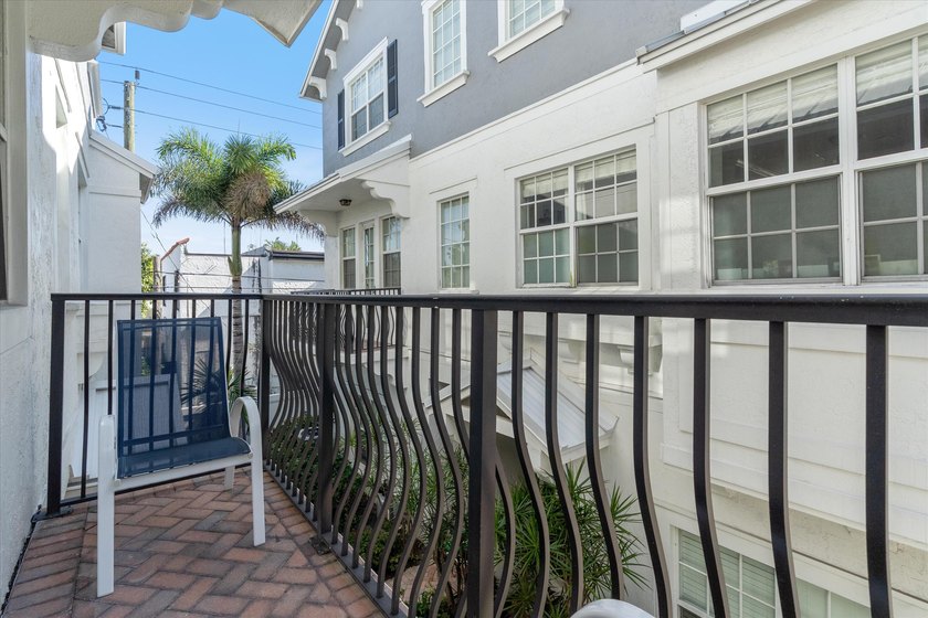 Desirable DOWNTOWN location, 2 blocks from Pineapple Grove &amp; 3 - photo 16
