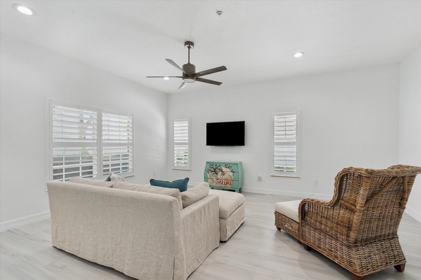 Desirable DOWNTOWN location, 2 blocks from Pineapple Grove &amp; 3 - photo 20