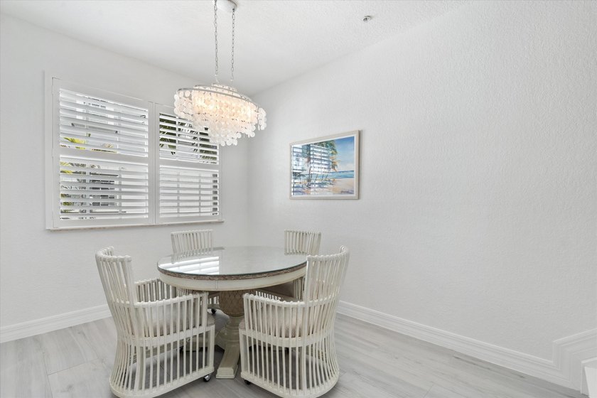Desirable DOWNTOWN location, 2 blocks from Pineapple Grove &amp; 3 - photo 21