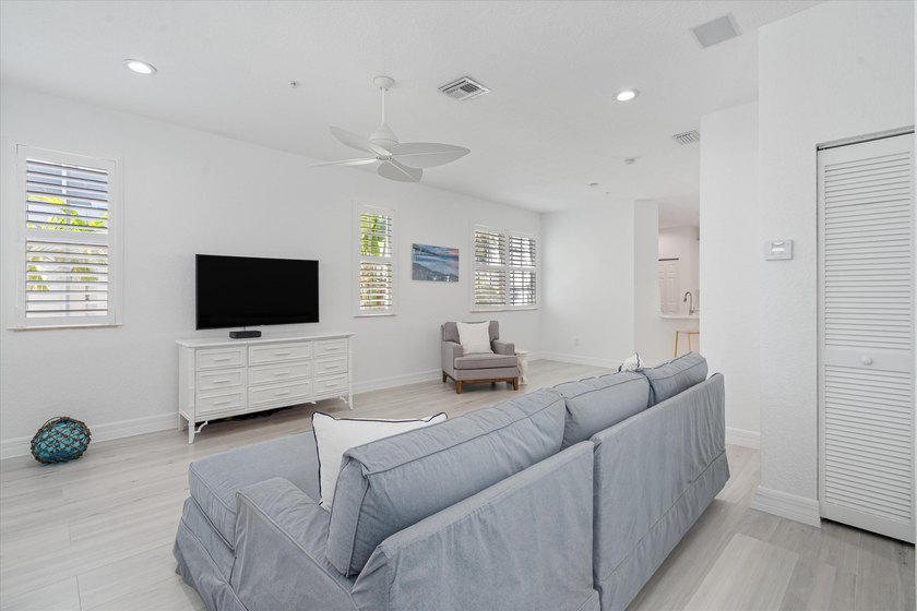 Desirable DOWNTOWN location, 2 blocks from Pineapple Grove &amp; 3 - photo 22