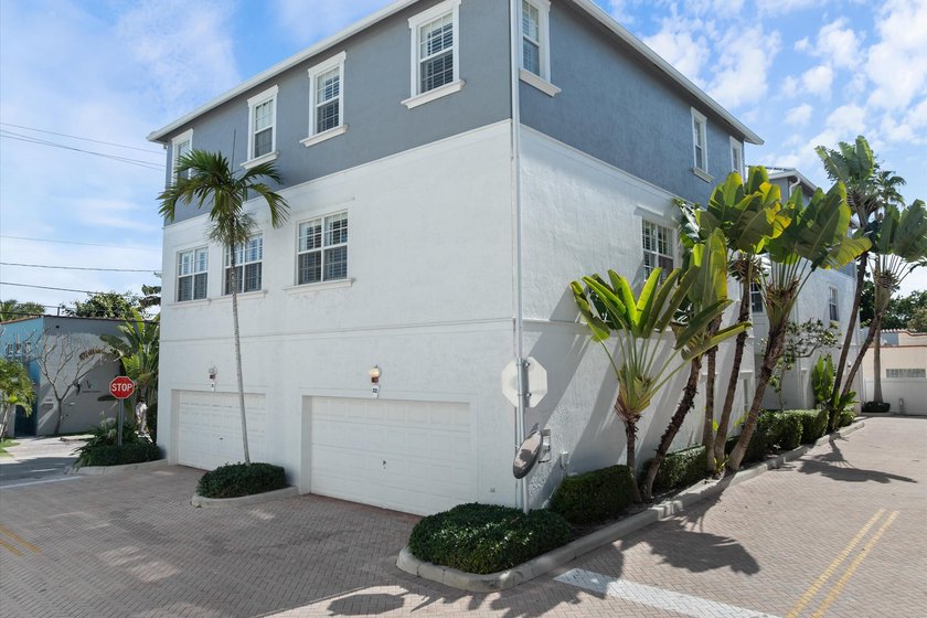 Desirable DOWNTOWN location, 2 blocks from Pineapple Grove &amp; 3 - photo 25