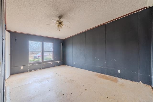 Big double wide with 2280 SF. on 10 fenced acres with utilities - photo 36