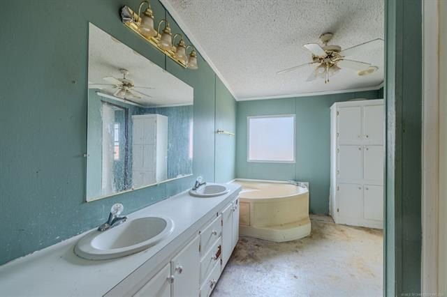 Big double wide with 2280 SF. on 10 fenced acres with utilities - photo 43