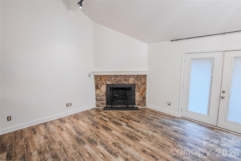 Renovated 2 bedroom, 2 bath townhome offering 1,200 square feet - photo 2