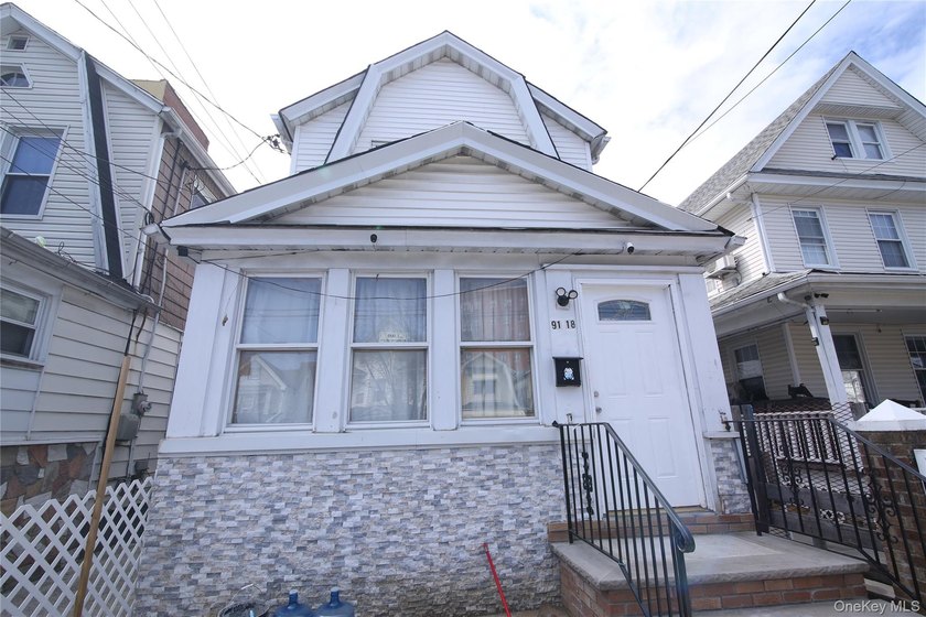 **Location! Location! Location!** This newly renovated large - photo 5