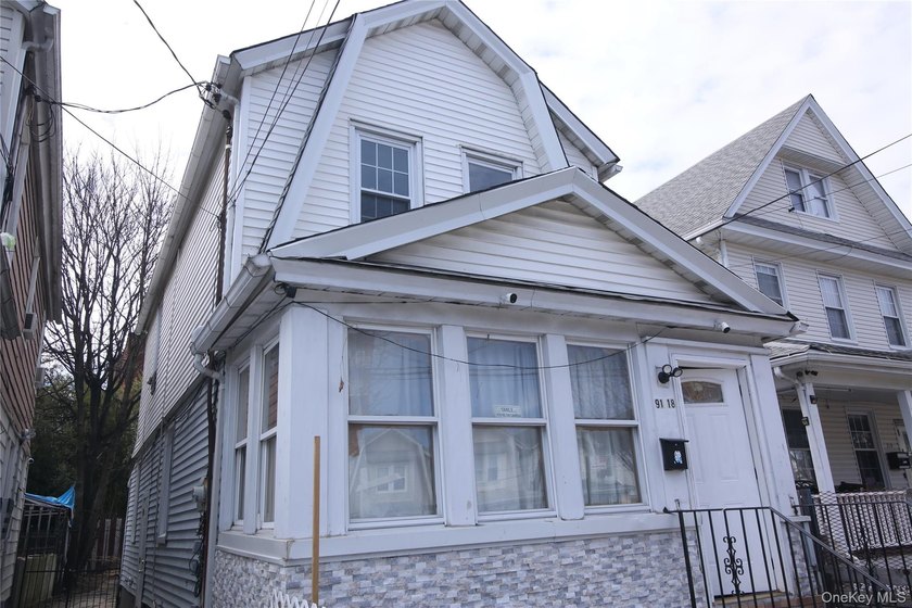 **Location! Location! Location!** This newly renovated large - photo 10