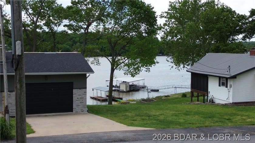 BACK ON THE Market at no fault of the seller. Charming 3-bedroom - photo 12