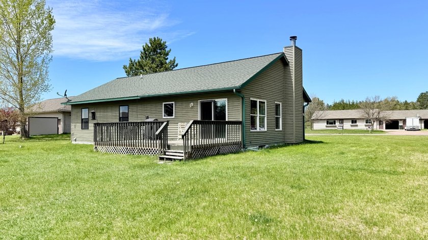 Beautiful country home with deeded access to Lake Nokomis - photo 34