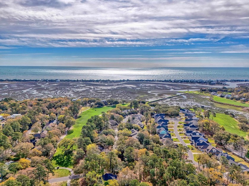 Pack your bags and step into a fully furnished, turnkey - photo 40