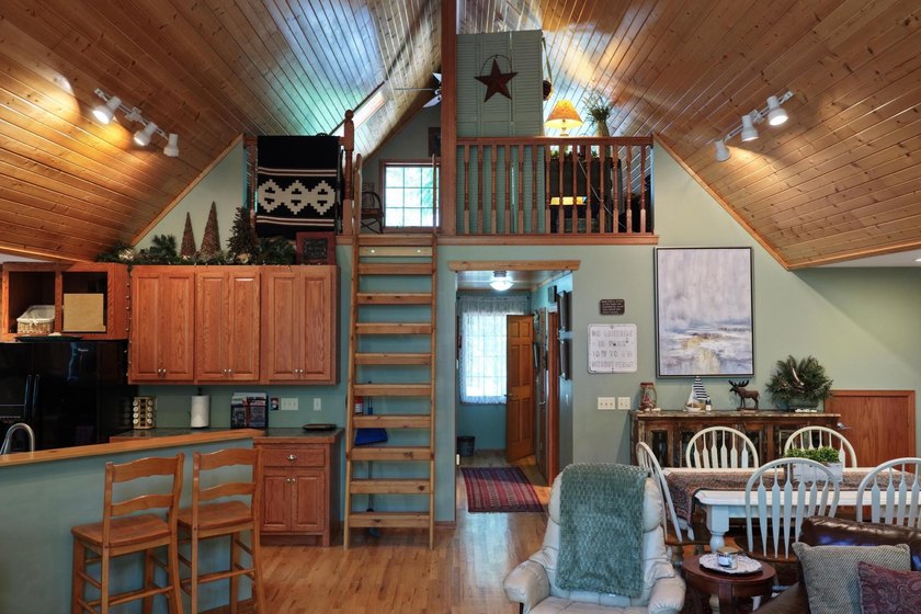 The best of Lake Pepin at your fingertips and the perfect - photo 12