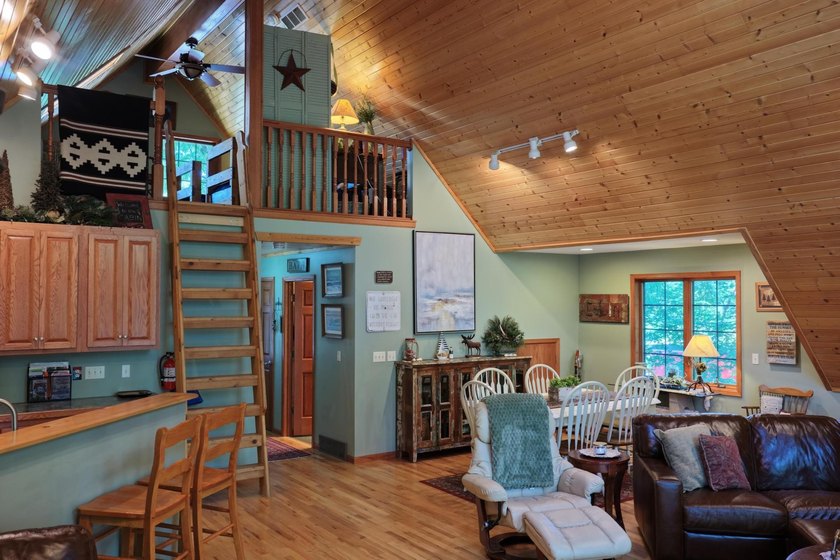 The best of Lake Pepin at your fingertips and the perfect - photo 13