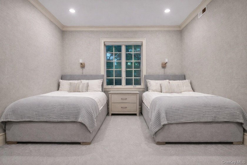 A rare opportunity to own a truly exceptional, fully detached - photo 14