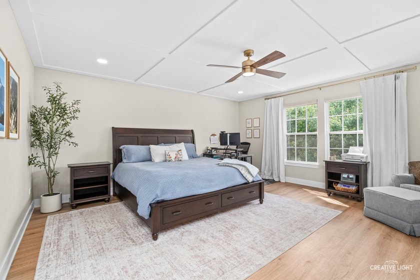 Welcome to your dream home! This beautifully updated 5-bedroom - photo 14