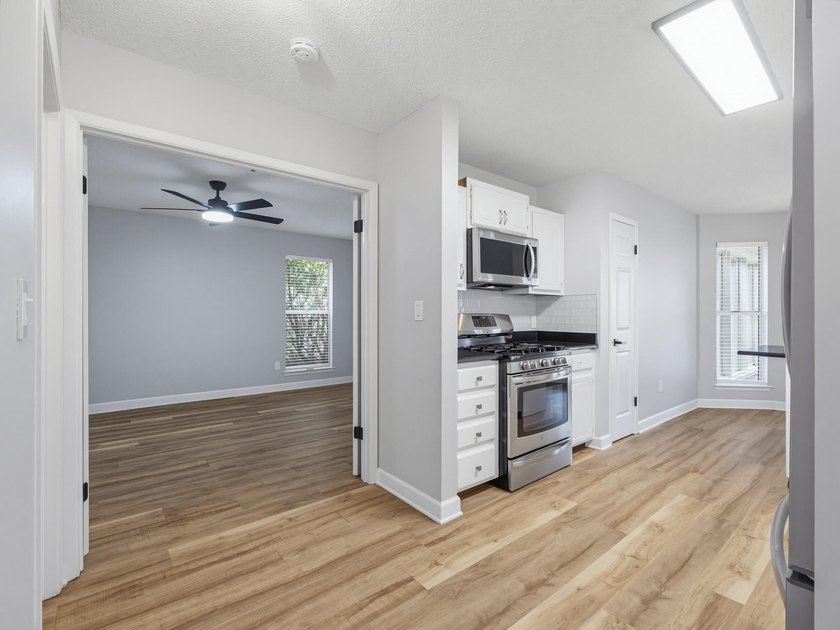1565 Meadowbrook Ct brings together comfort, convenience, and - photo 23