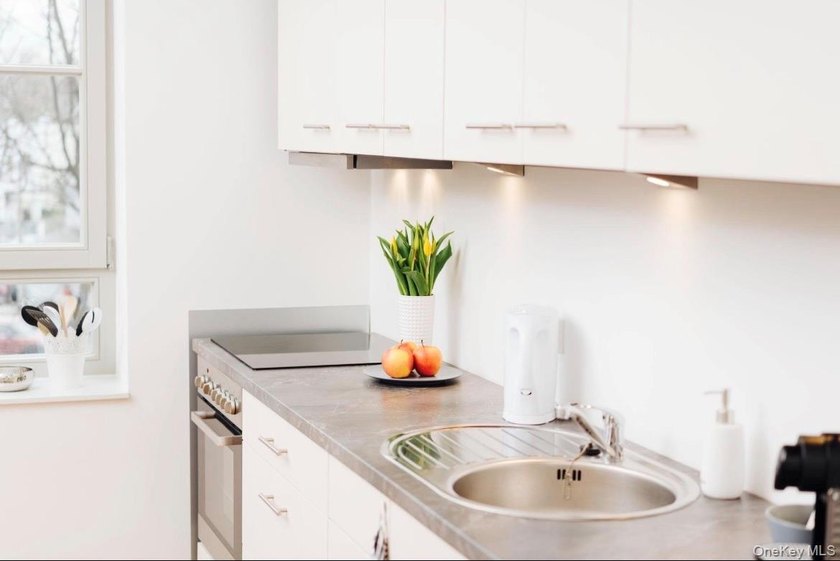 A Bright 1-bed located on the second floor , 1-bath co-op with - photo 4