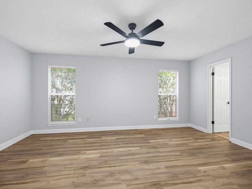 1565 Meadowbrook Ct brings together comfort, convenience, and - photo 28
