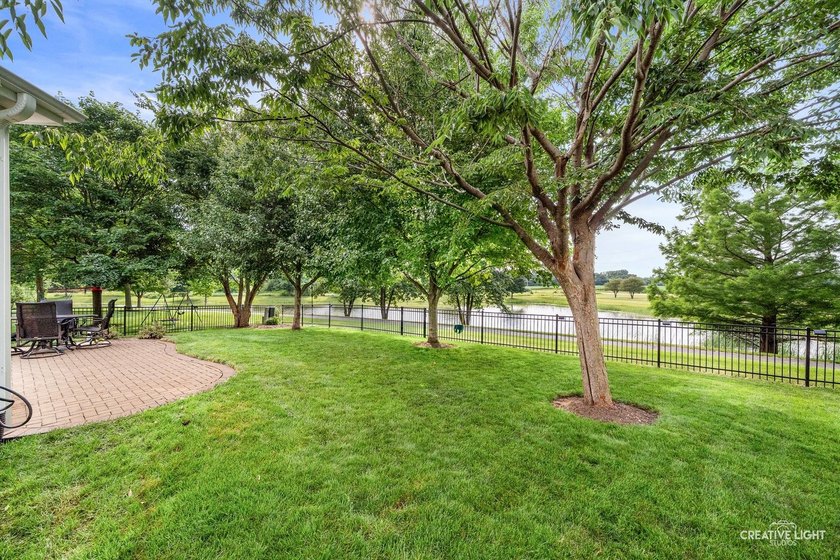 Welcome to your dream home! This beautifully updated 5-bedroom - photo 28