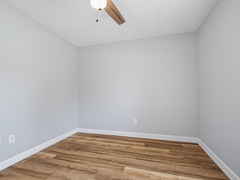 1565 Meadowbrook Ct brings together comfort, convenience, and - photo 39