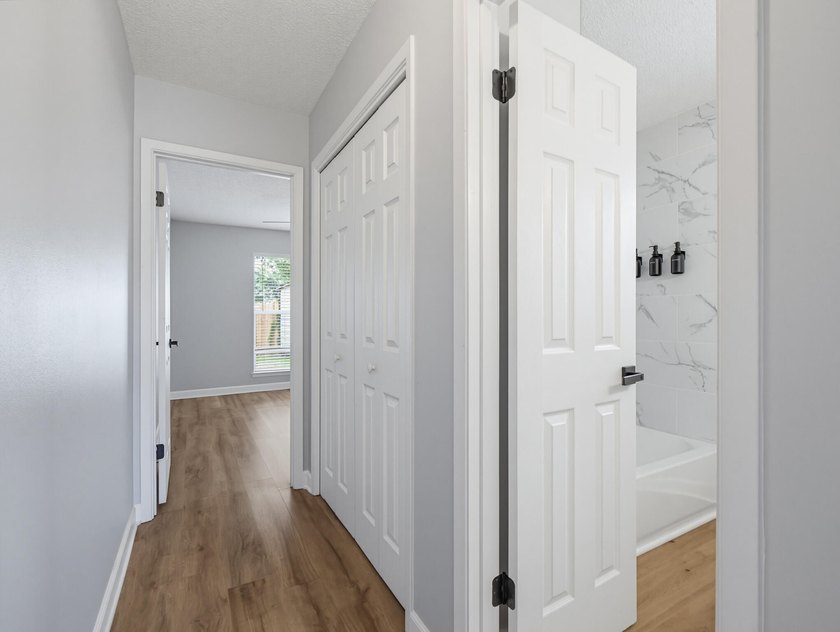 1565 Meadowbrook Ct brings together comfort, convenience, and - photo 41