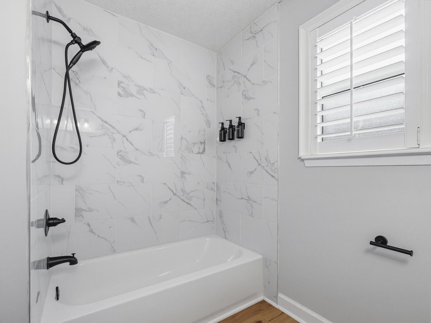 1565 Meadowbrook Ct brings together comfort, convenience, and - photo 43