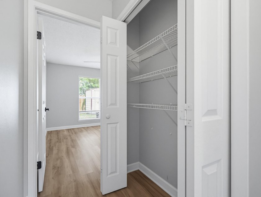 1565 Meadowbrook Ct brings together comfort, convenience, and - photo 46