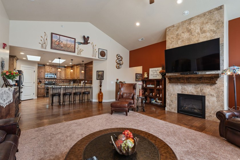 Located in East Layton, this highly sought-after patio home - photo 5