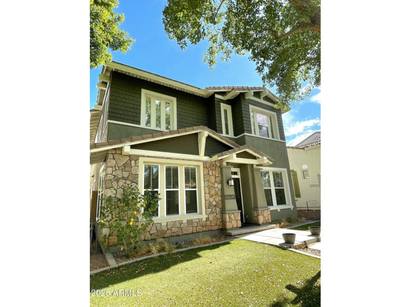 Gorgeous low maintenance single family home conveniently nestled - photo 2