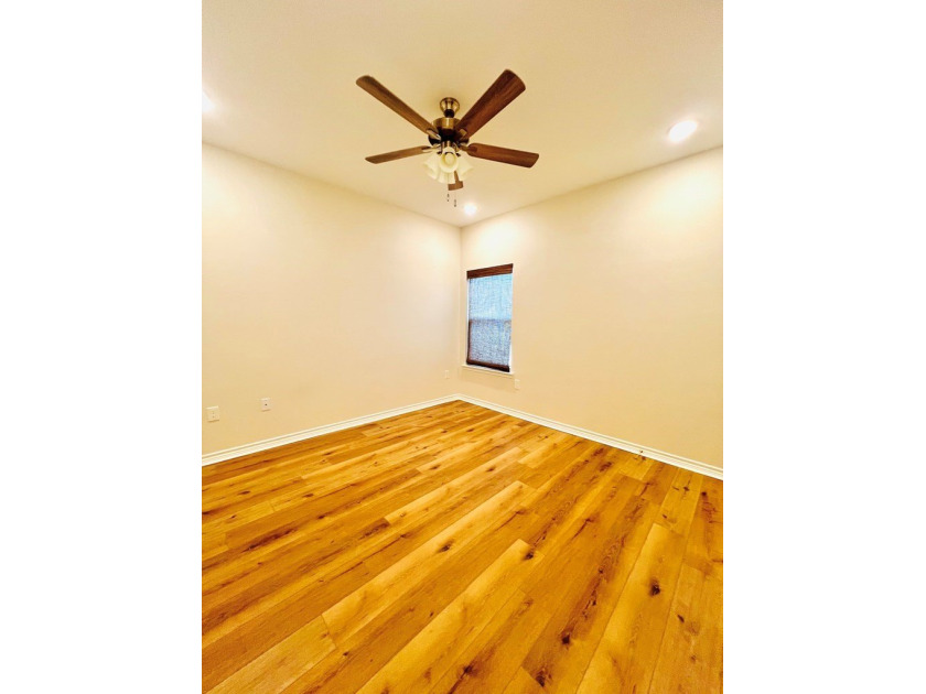 Beautiful 2022-Built Townhome in Gated community. This - photo 10