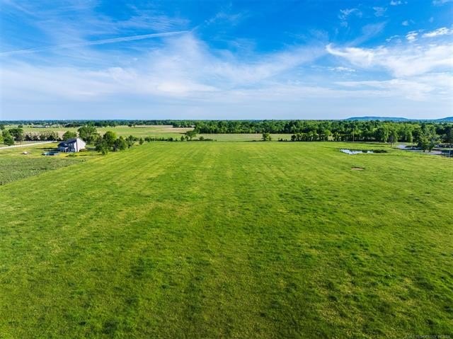 15 acres of picturesque fully fenced pasture land with endless - photo 11