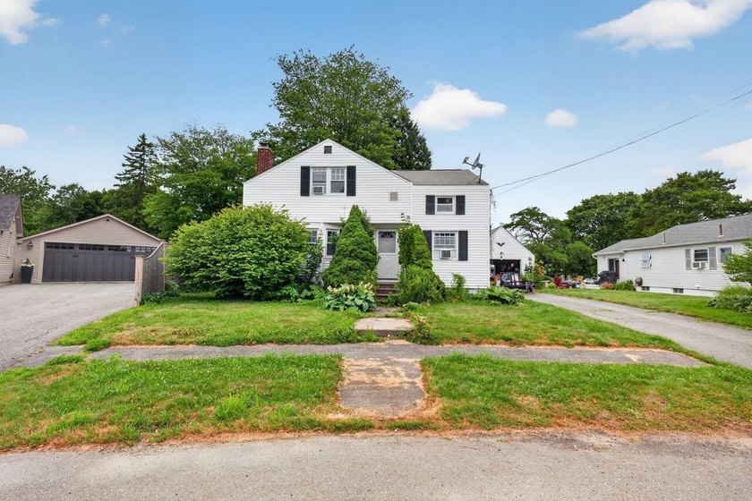 Offered to the market for the first time in more than 20 years! - photo 3