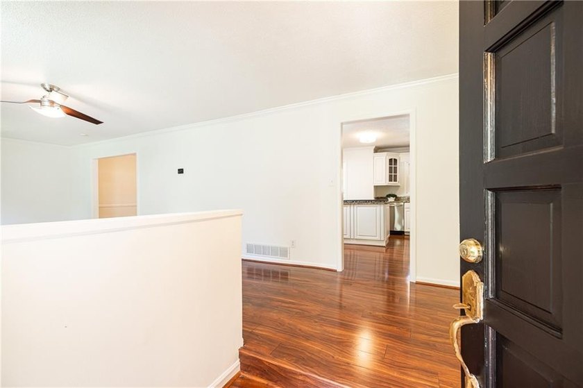 Welcome to this East Cobb gem in the highly sought-after Colony - photo 5