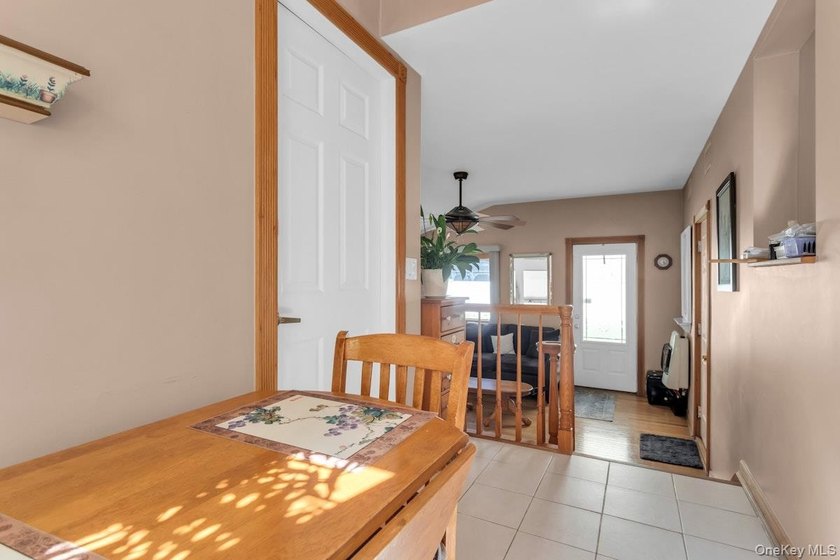 Merrick Woods 3BR/2Bath Classic Colonial, Basement and 1 Car - photo 15