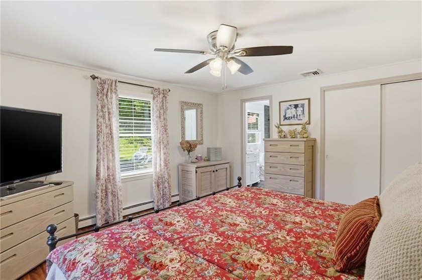 Welcome home to this beautifully renovated ranch, perfectly - photo 21