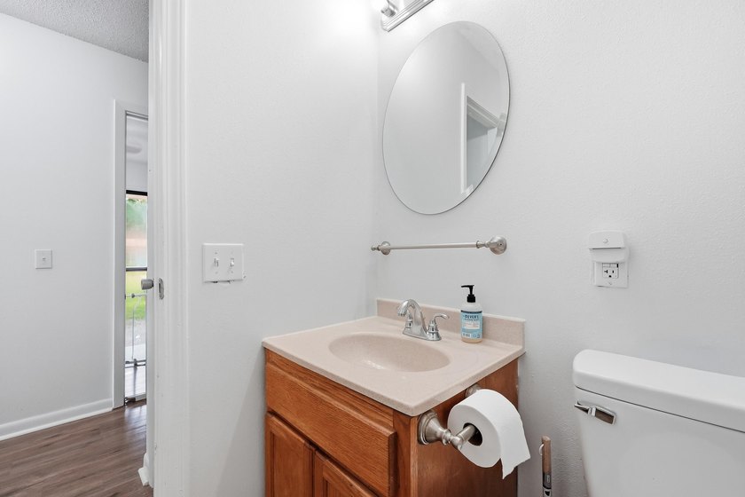Who says you can't have it all? This 3-bedroom, 2-bath charmer - photo 25