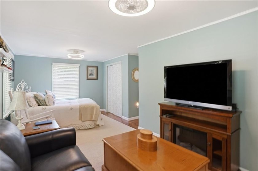 Welcome home to this beautifully renovated ranch, perfectly - photo 26