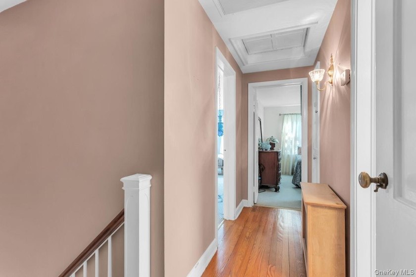Merrick Woods 3BR/2Bath Classic Colonial, Basement and 1 Car - photo 27