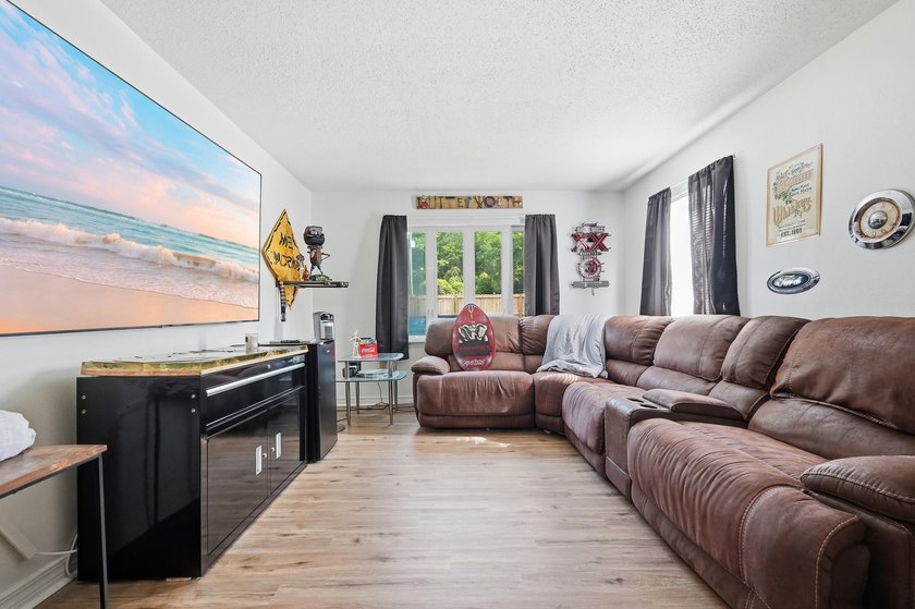 Who says you can't have it all? This 3-bedroom, 2-bath charmer - photo 29