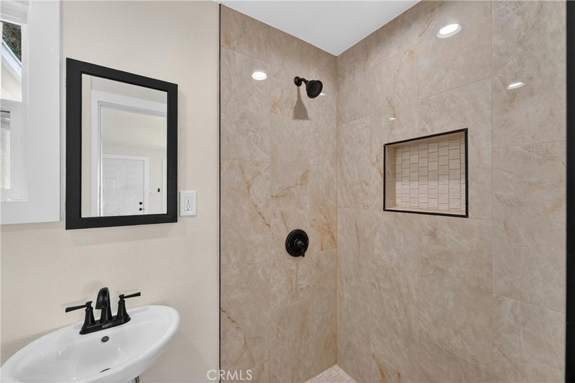 1404 N Freeman - photo 29