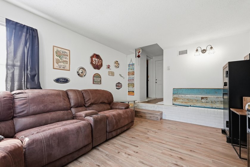 Who says you can't have it all? This 3-bedroom, 2-bath charmer - photo 30