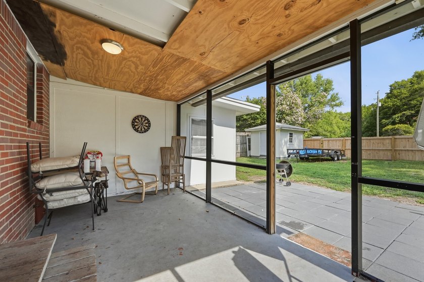 Who says you can't have it all? This 3-bedroom, 2-bath charmer - photo 33