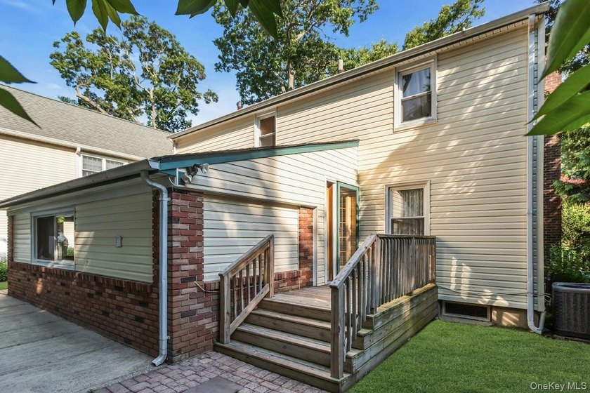 Merrick Woods 3BR/2Bath Classic Colonial, Basement and 1 Car - photo 33